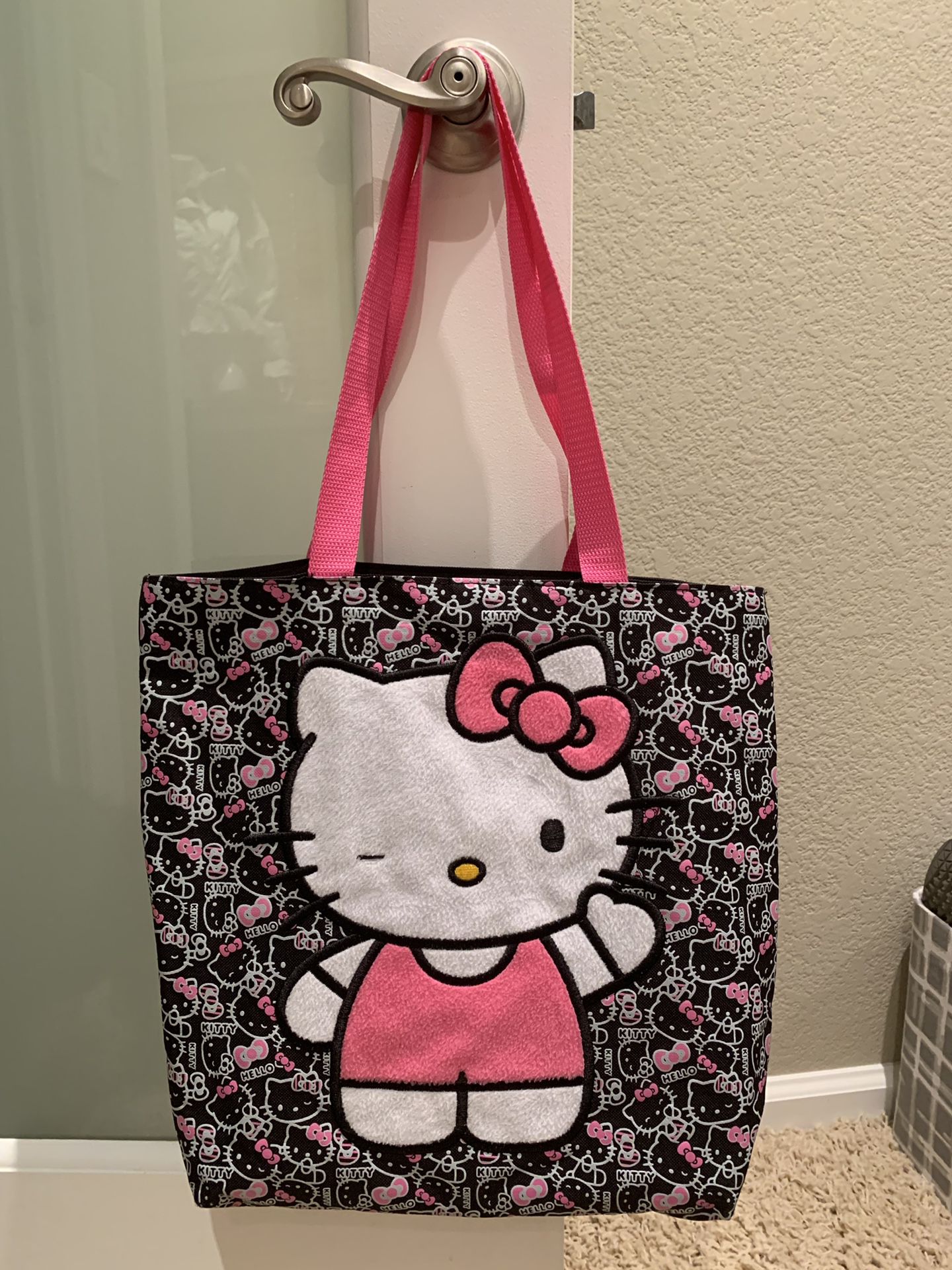 Hello Kitty tote purse bag in excellent condition