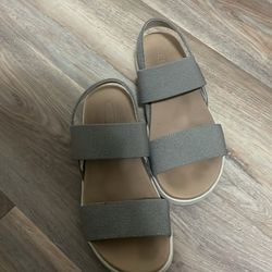 Keen Sandals Size 8