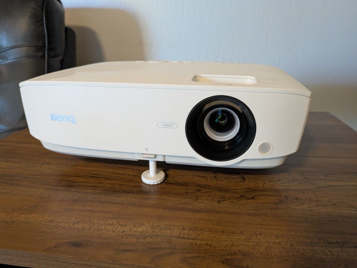 Projector For Sale (MH530FHD 1080p)