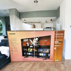 HD297 70” Samsung smart 4k led Uhd tv floor model 