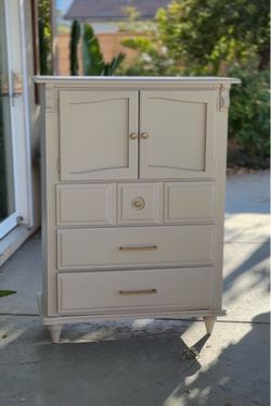 Dresser