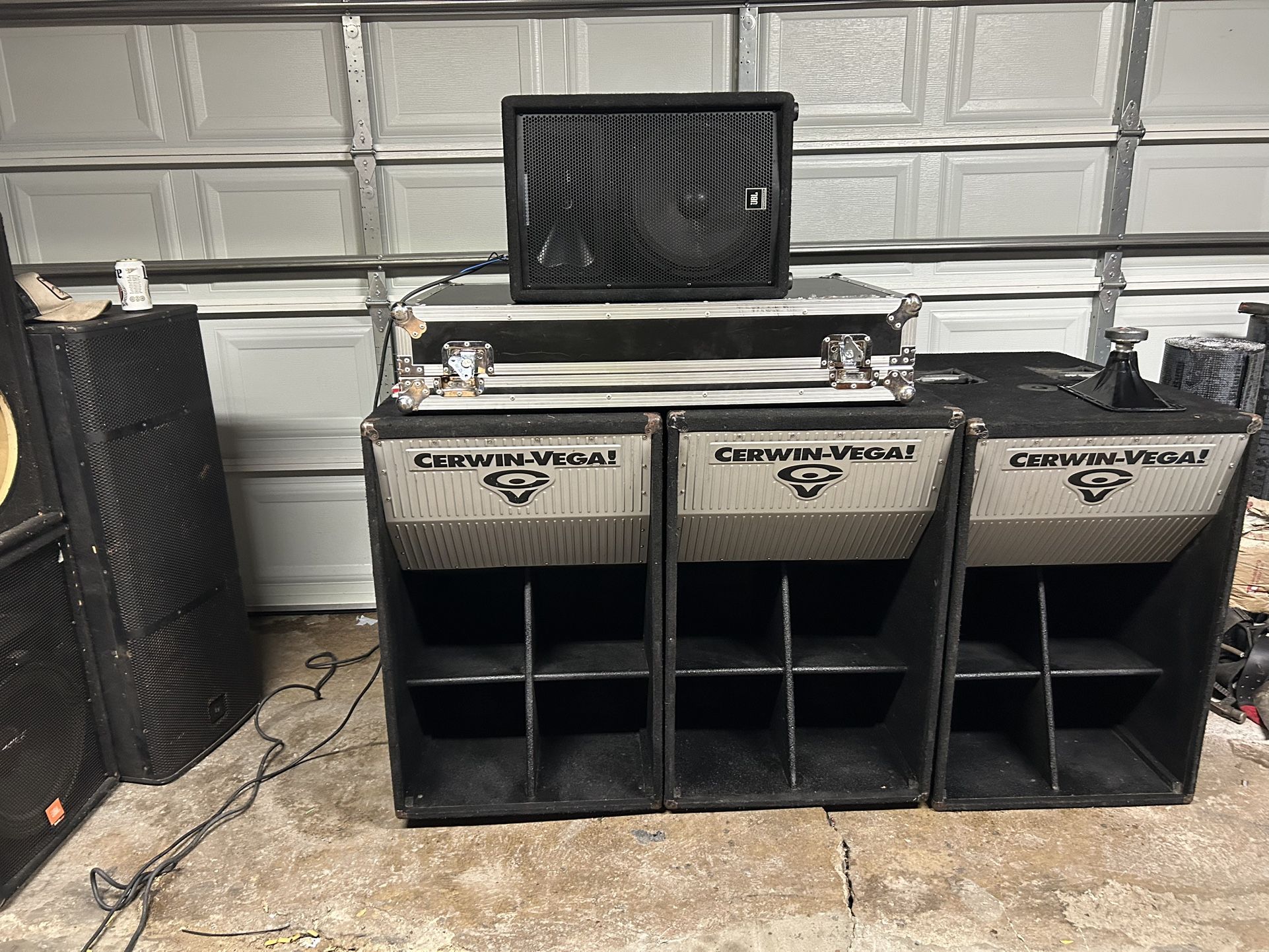 Cerwin Vega  Mixer - Jbl  Jrx200 