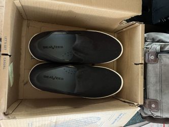 Men’s Seavees Size 10