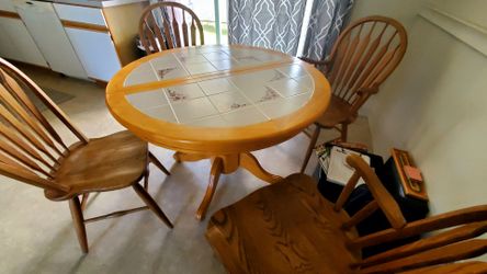 Dining Table & Chairs