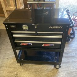 Husky Rolling Tool Chest 