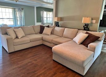 Beige Sectional Couch with Chaise