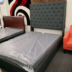 Gray Queen Bed Frame Cama// Mattress Sold Separately 