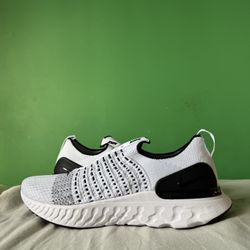Nike React Phantom Run Flynit 2 White Black Size 11.5