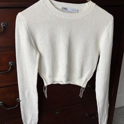 Zara Sweater New $5