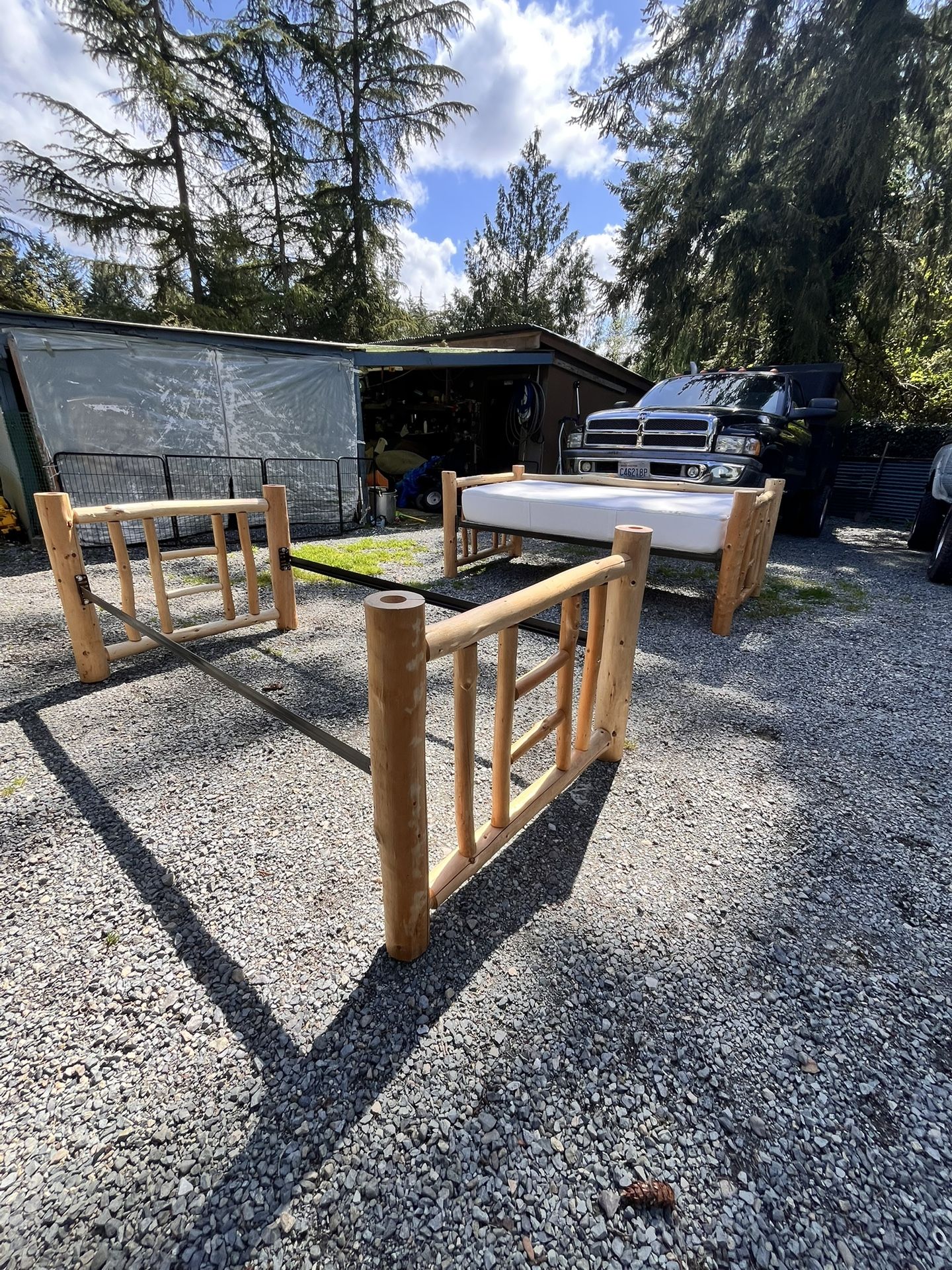 Twin Beds , Bunk Beds