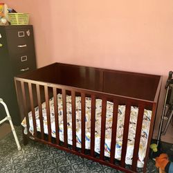 Graco Crib With Mattress