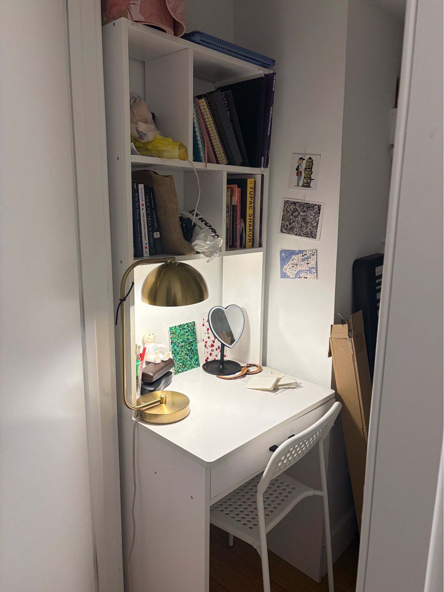 Desk/shelf space