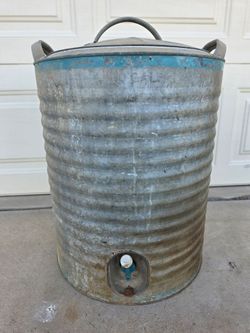Vintage Aluminum Igloo Large 10 Gal Water Drink Cooler Dispenser Jug