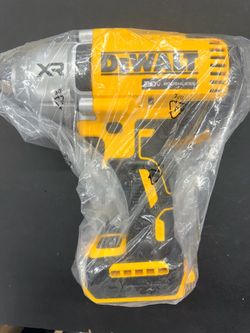 Dewalt DCF900P1 HIGH TORQUE IMPACT WRENCH KIT NEW