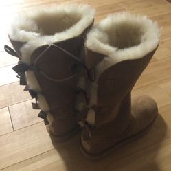 UGG 