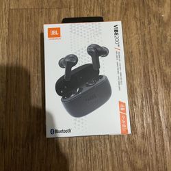 JBL Vibe 200 TWS Earbuds Headphones Deep Bass Open Box MSRP $50