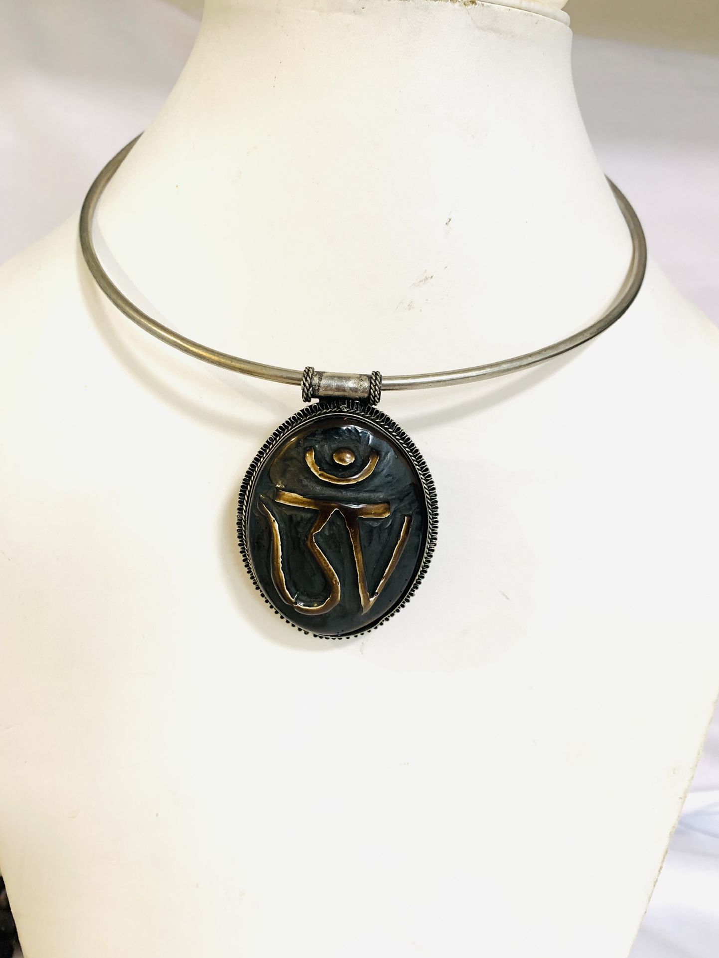 Om Symbol Choker Pendent Necklace