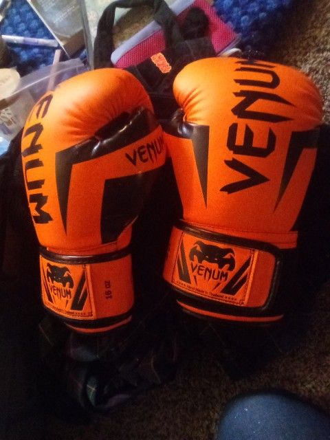Venum Elite Boxing Gloves - Orange