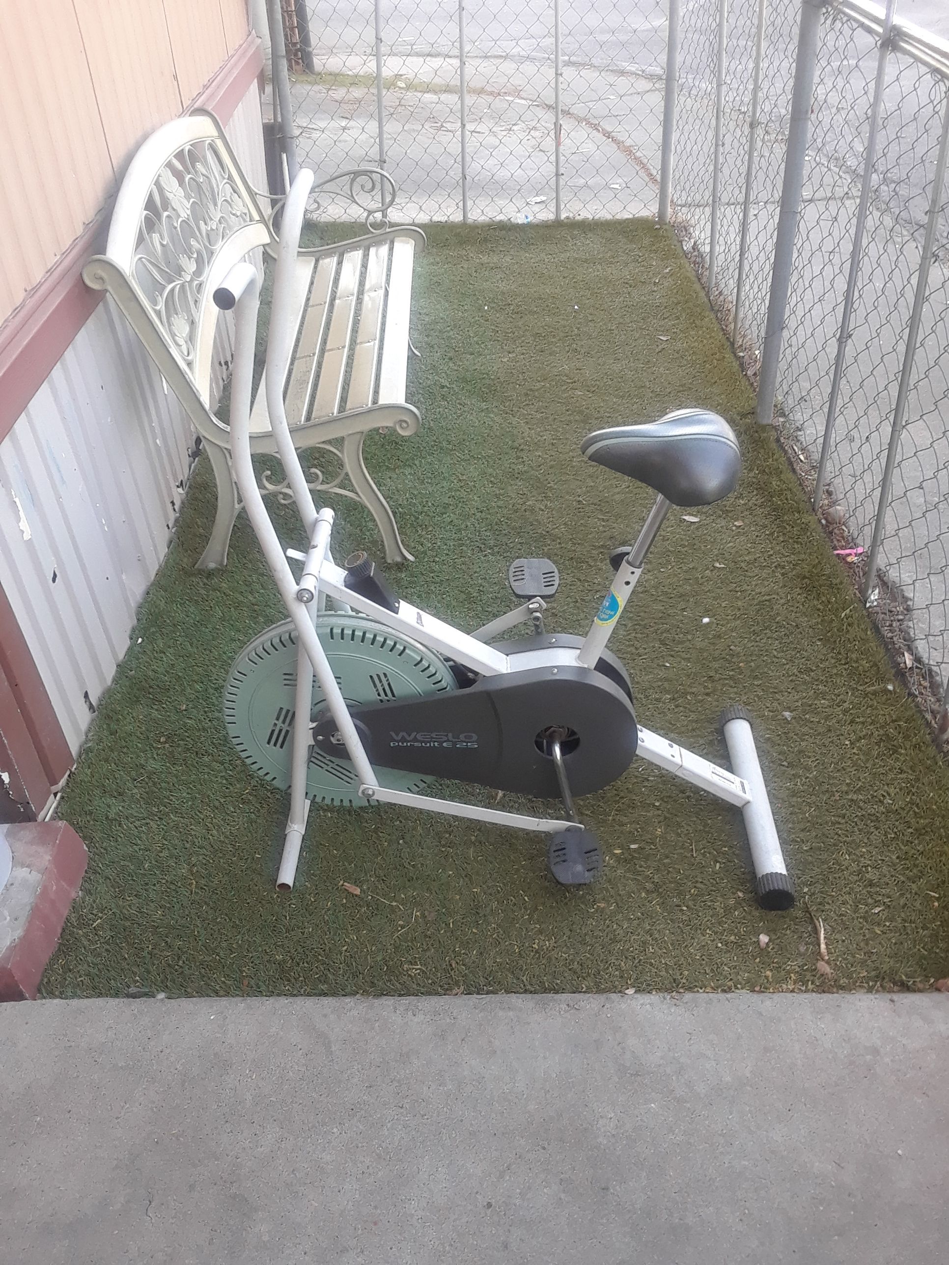Exercising bike weslo pursuit E25