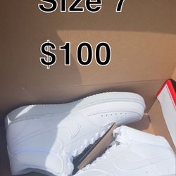 Nike Shoes Size 7