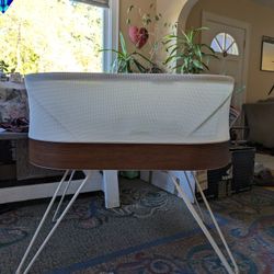 Snoo Smart Sleeper Bassinet 
