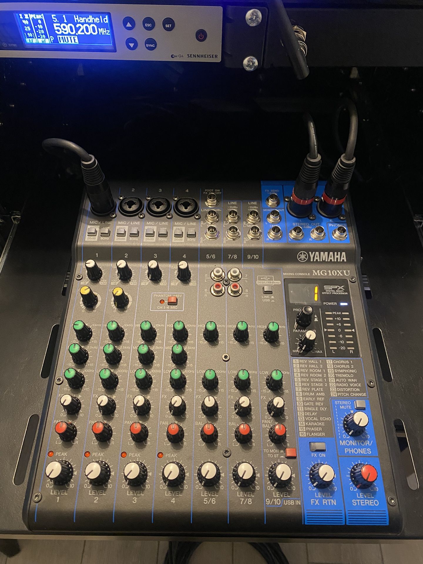 Like New Yamaha MG10XU Mixer With Rack Mount Drawer Shelf