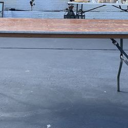 Banquet folding table