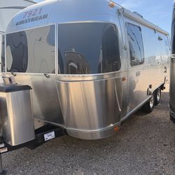 2021 Airstream Globetrotter 23FB