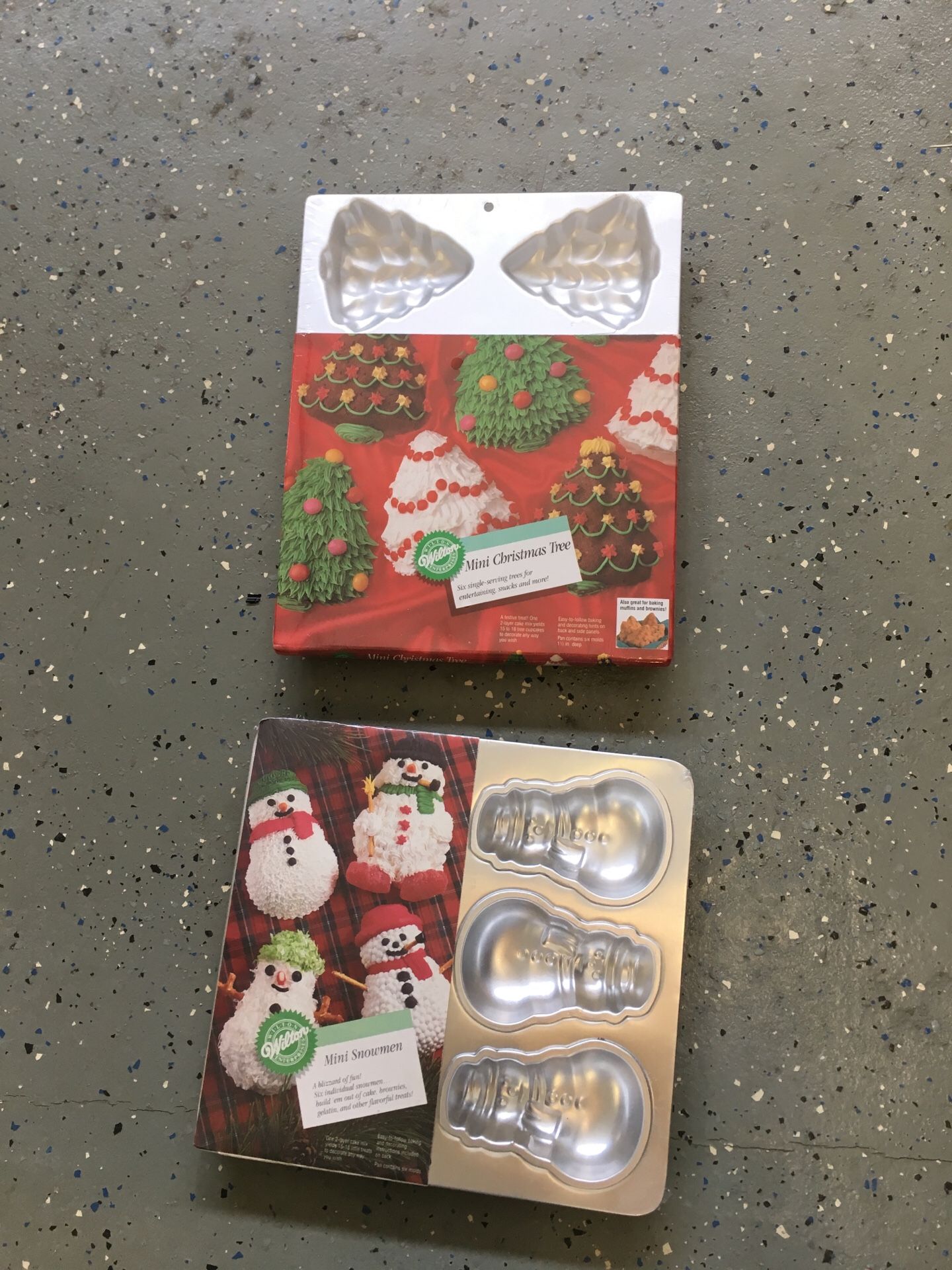 New Wilton mini snowmen & Christmas tree pans