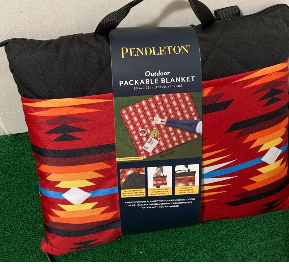 Pendleton outdoor packable blanket Gently preloved Blankets. Pendleton Outdoor Packable Blanket Folds & Zips 60x72 inches Can be used as a pillo