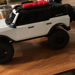 Axial SCX24