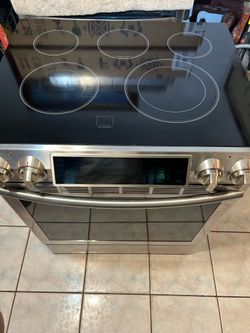 Samsung electric stove range 30”
