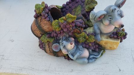 Wine bottle holder