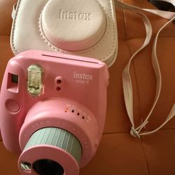 NEW FUJI INSTAX MINJ 9 PINK CAMERA AND CASE TESTED WORKS