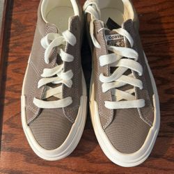 Converse 9.5 Ladies