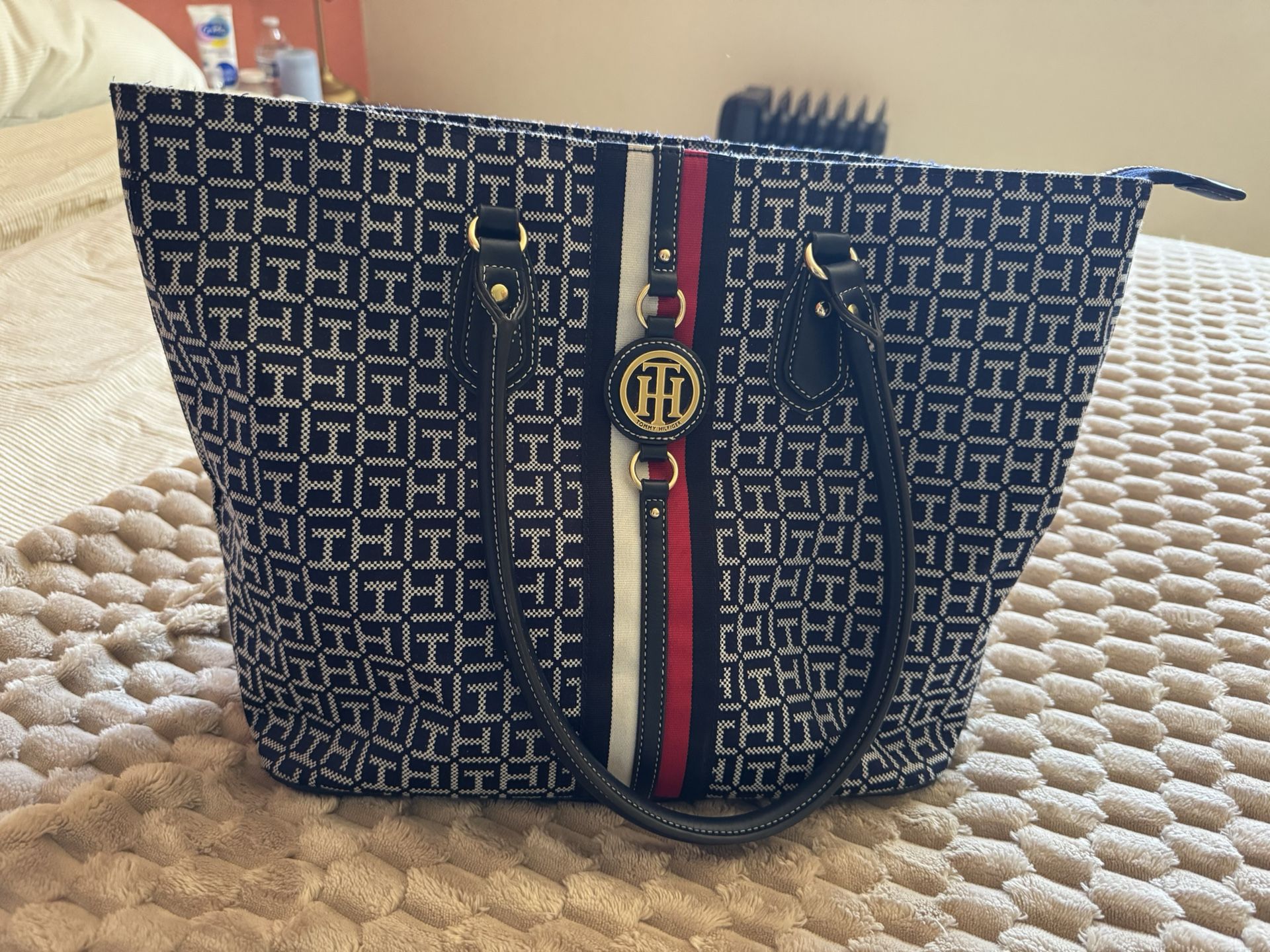 Tommy Hand Bag
