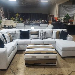 Beautiful Light Gray With Accent Pillows (New )