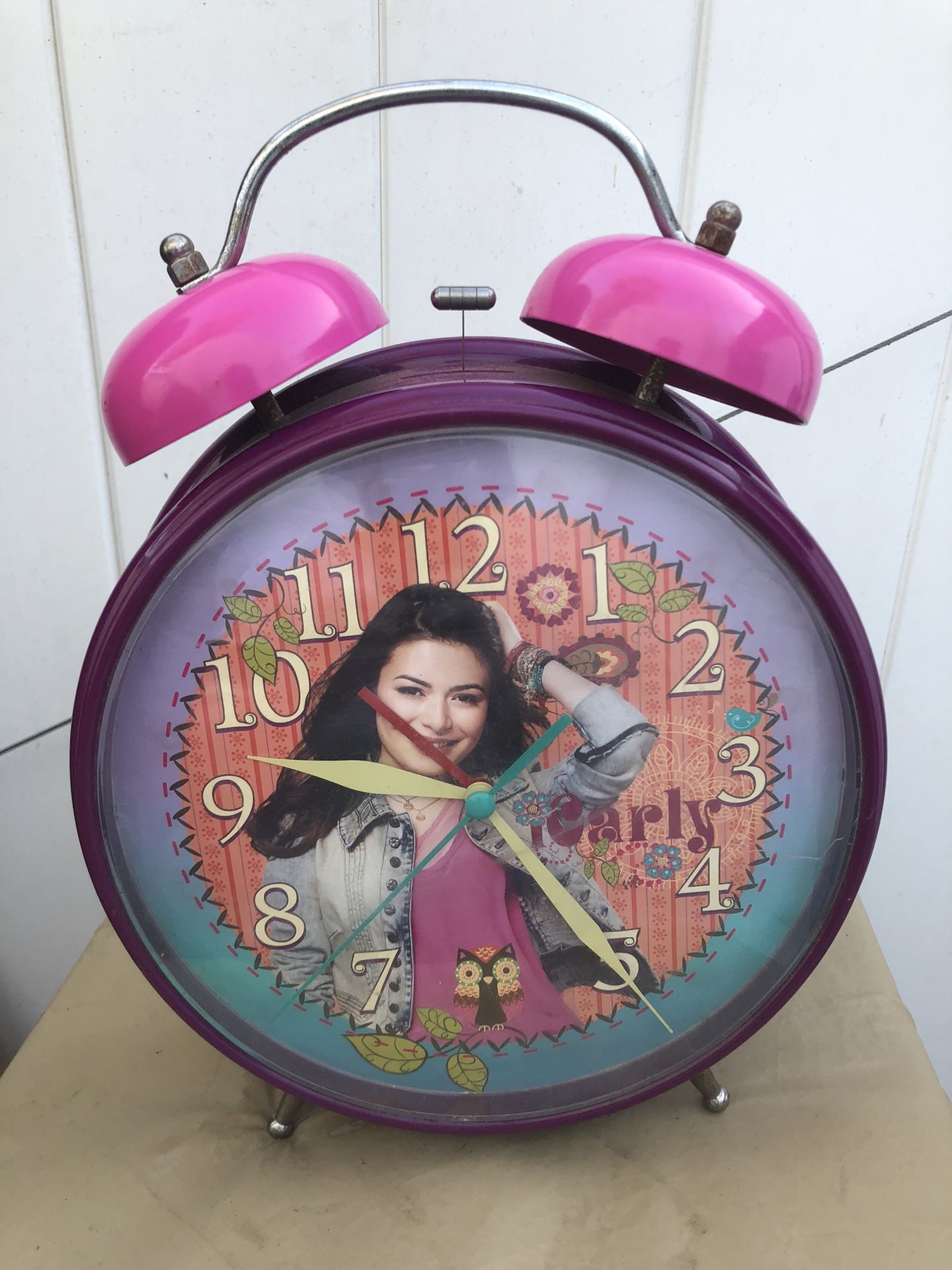 iCarly Jumbo Twin Bell Alarm Clock 12" Tall Sells For $50 On Ebay