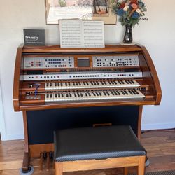 Lowery Organ - Mint Condition!! Has All The Original Paperwork 