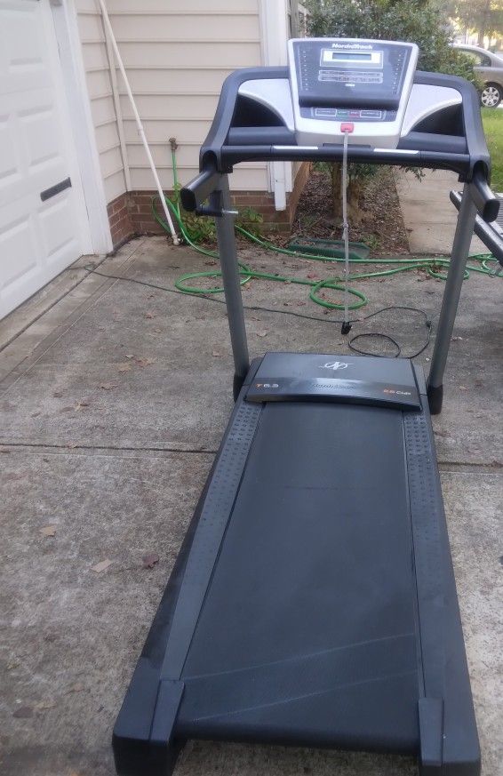 Nordictrack T6.5S Treadmill/Delivery Is Available