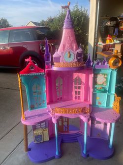 Disney Princess Magical Adventure Castle Playset
