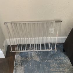Long Baby Gate. - Extends To 60 Inch Down To 38