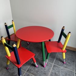 Kids Craft Table and 3 Chairs