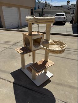 Cat tree