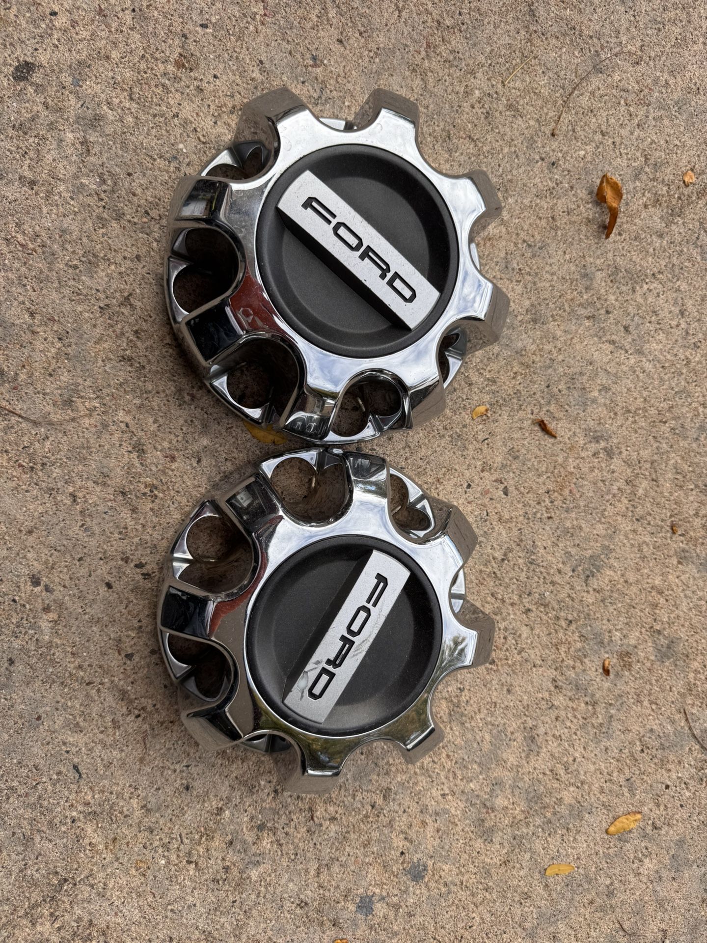 2 Rear Center Caps Ford F250 F350 19-25