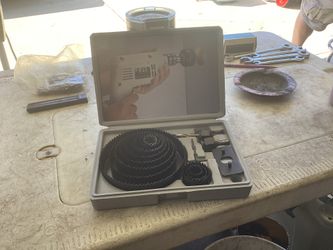 Hole saw set