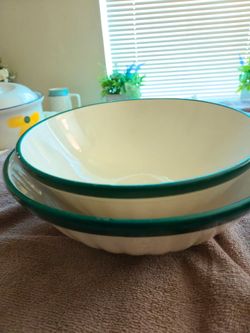 Italian ceramic mixing bowls