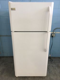 18 Cubic Foot Refrigerator