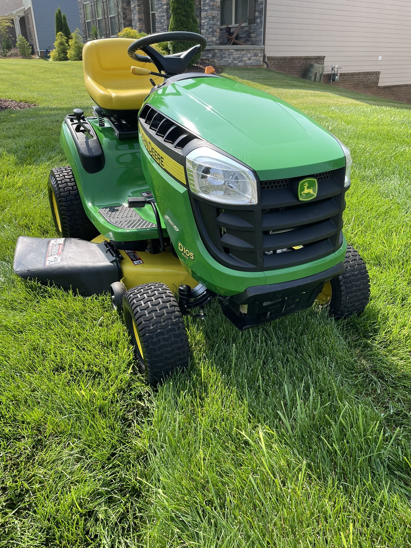 John Deere D105 Auto Riding Lawnmower