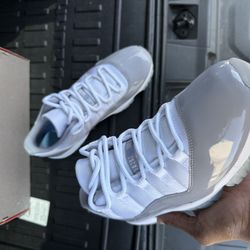 Jordan 11 Retro Low Cement Grey
